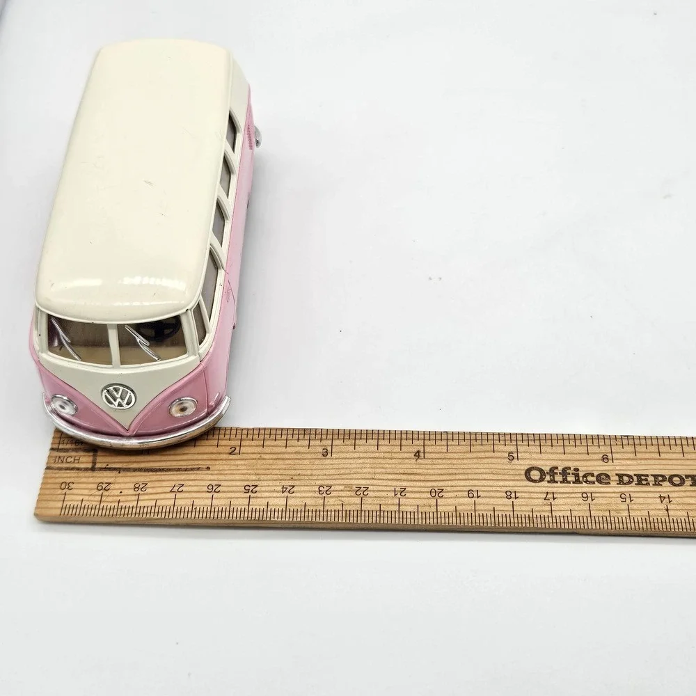 Kinsmart 1962 Volkswagen Classical Bus 1/32 Scale Diecast Pull Back Toy Pink